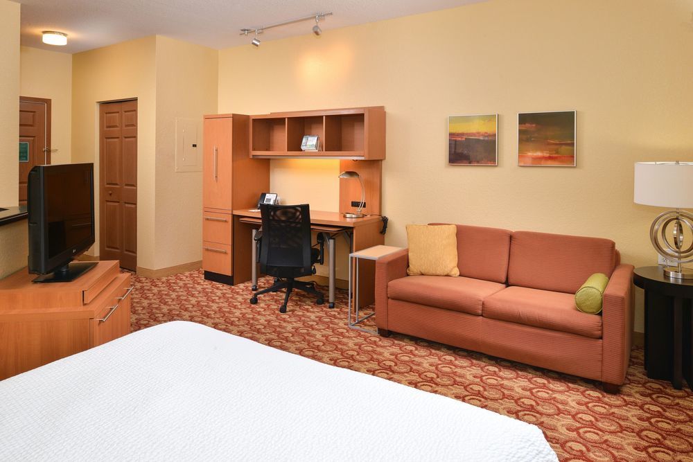 Towneplace Suites By Marriott Miami Airport W Doral Exterior photo