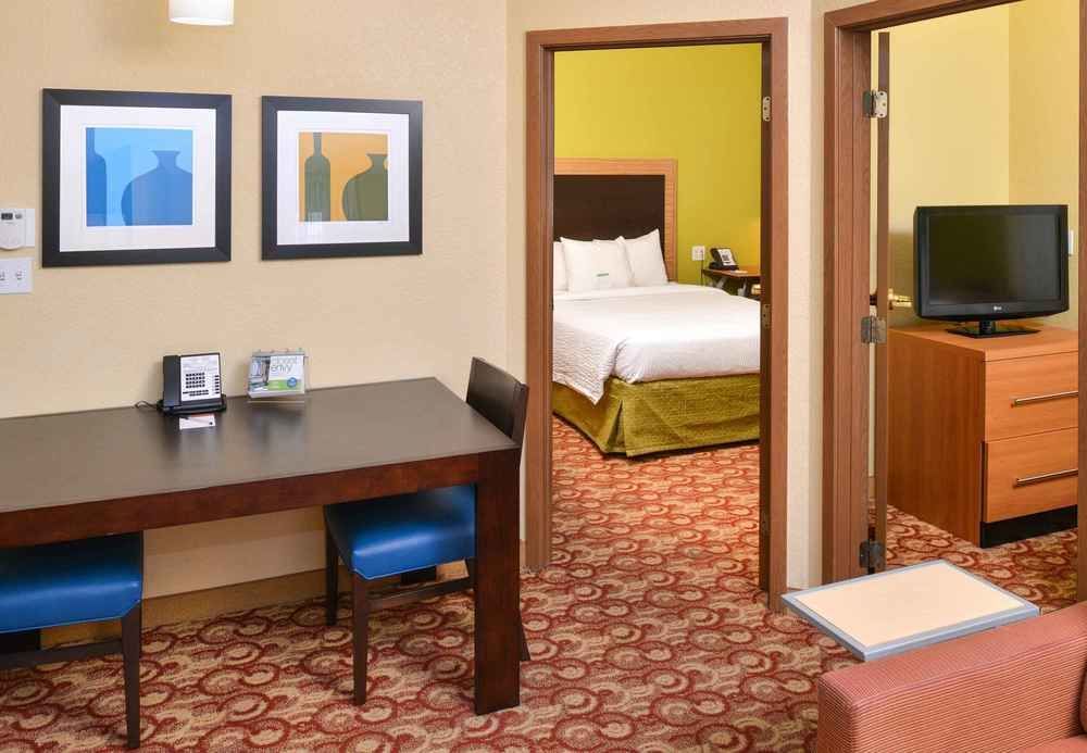 Towneplace Suites By Marriott Miami Airport W Doral Exterior photo